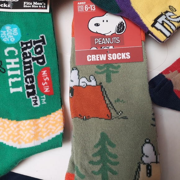 2 snoopy socks or 2 ramen noodle socks adult size - Picture 2 of 2